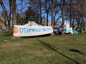 Kampovanje, Rio Tinto, Predsedništvo Dan ispred Predsedništva: Prolaznici se raspituju kako mogu da pomognu ljudima u šatorima (FOTO, VIDEO) 6