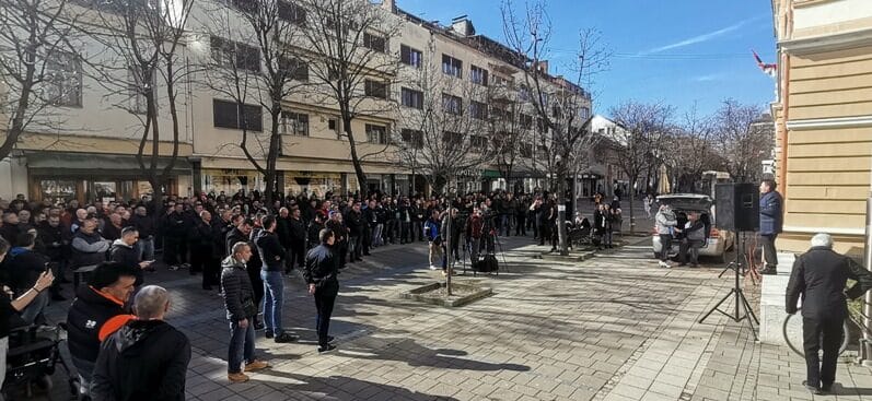 Šabac: Stočari će danas prosuti mleko u glavnoj ulici u znak protesta 1