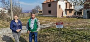 Na parkingu Rio Tinta parkirano 10 džipova, meštani Nedeljica tvrde: "Pre neki dan su kupili dve kuće, prodavci ucenjeni" 4 Na parkingu Rio Tinta parkirano 10 džipova, meštani Nedeljica tvrde: "Pre neki dan su kupili dve kuće, prodavci ucenjeni" 4