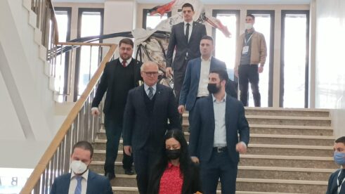 SNS Vučić nosilac svih lista SNS, Grujičić prva na republičkoj, Šapić na beogradskoj 18