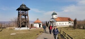Na parkingu Rio Tinta parkirano 10 džipova, meštani Nedeljica tvrde: "Pre neki dan su kupili dve kuće, prodavci ucenjeni" 6 Na parkingu Rio Tinta parkirano 10 džipova, meštani Nedeljica tvrde: "Pre neki dan su kupili dve kuće, prodavci ucenjeni" 6