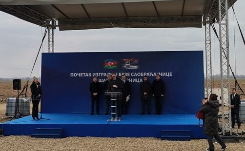 Vučić u Mačvanskom Prnjavoru: Putovanje između Beograda i Loznice trajaće sat i 10 minuta 3 Vučić u Mačvanskom Prnjavoru: Putovanje između Beograda i Loznice trajaće sat i 10 minuta 3