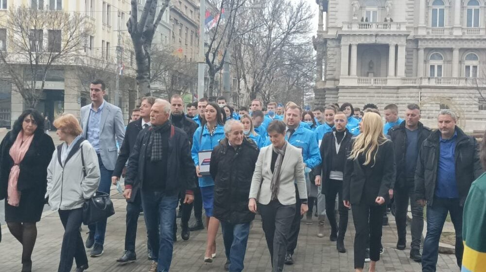 Predstavnici SNS predali RIK-u preko 58.000 potpisa za listu "Aleksandar Vučić - Zajedno možemo sve" (FOTO) 1