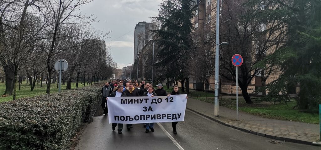 Protest u Šapcu podržali poljoprivrednici iz Srbobrana 6