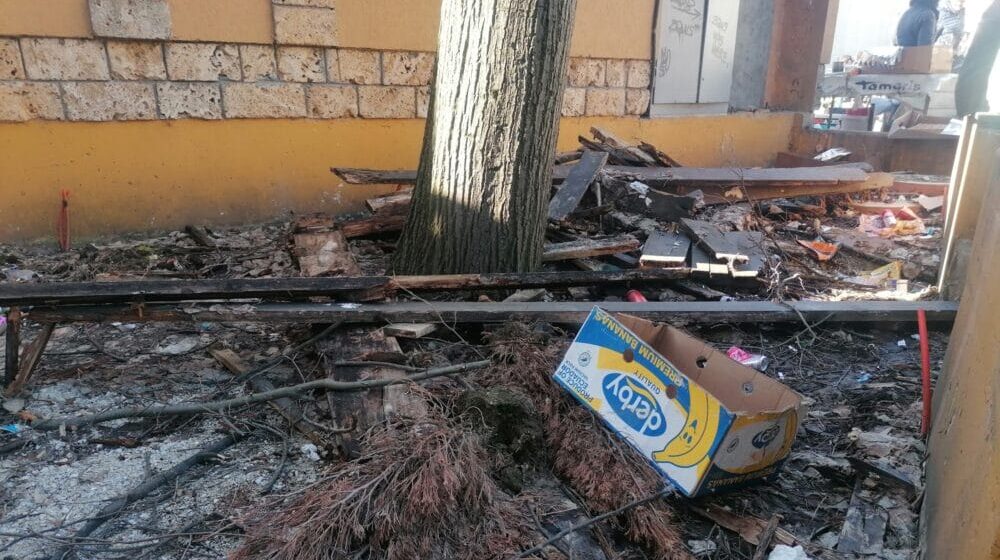 Užice: Cvetna pijaca a okolo smeće 1