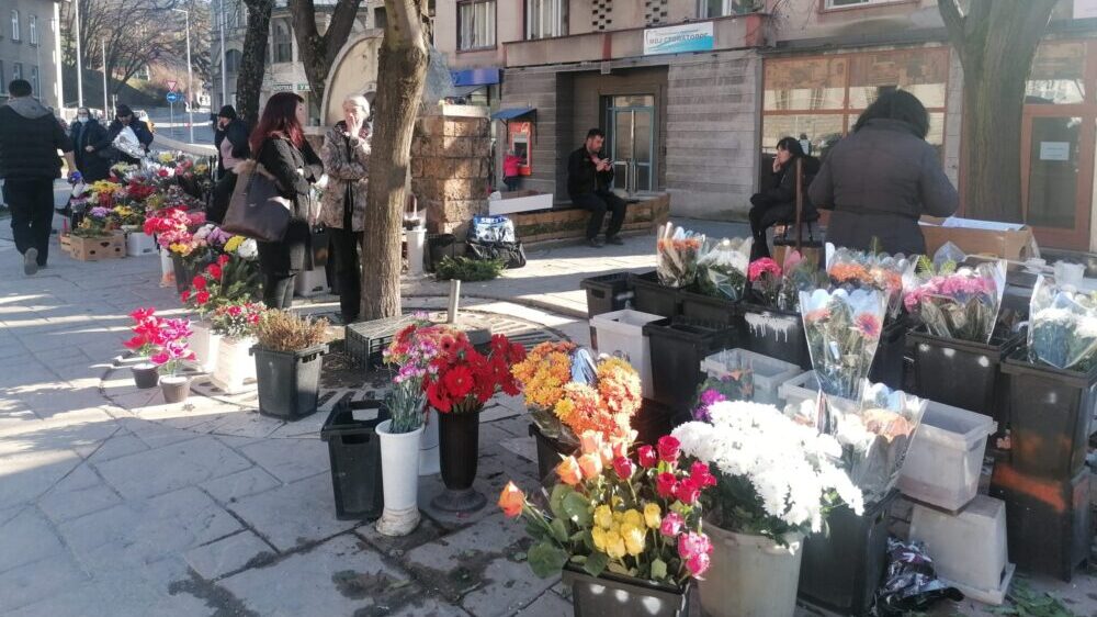 Užice: Cvetna pijaca a okolo smeće 7