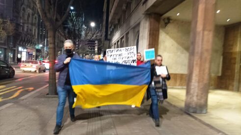 Protest podrške Ukrajini u Beogradu ''Pobedite Vučića na izborima ili možete dobiti rat'': Poruka Ruskinje građanima Srbije sa protesta podrške Ukrajini 8