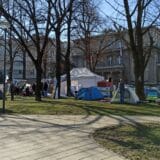 Dan ispred Predsedništva: Prolaznici se raspituju kako mogu da pomognu ljudima u šatorima (FOTO, VIDEO) 2