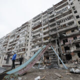 Ukrajinskim dobrovoljcima podeljeno 18.000 pušaka u Kijevu 5