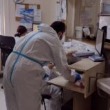 U Kragujevcu dnevno pedesetak obolelih od kovida 8