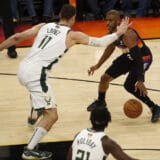 Pol sačuvao Finiks, a Janis Milvoki 9