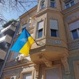 Zastava Ukrajine na fasadi LSV u Novom Sadu 13