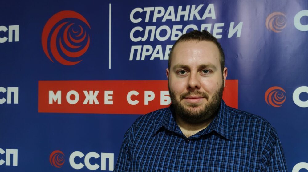 Omladina kragujevačkog SSP: Koga to Vučić danas kupuje za 100 evra 1