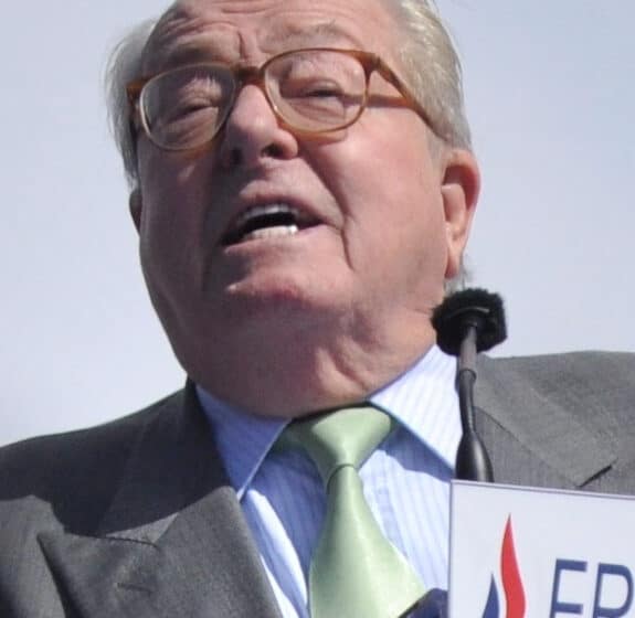 Le Pen imao moždani udar, nije životno ugrožen 1