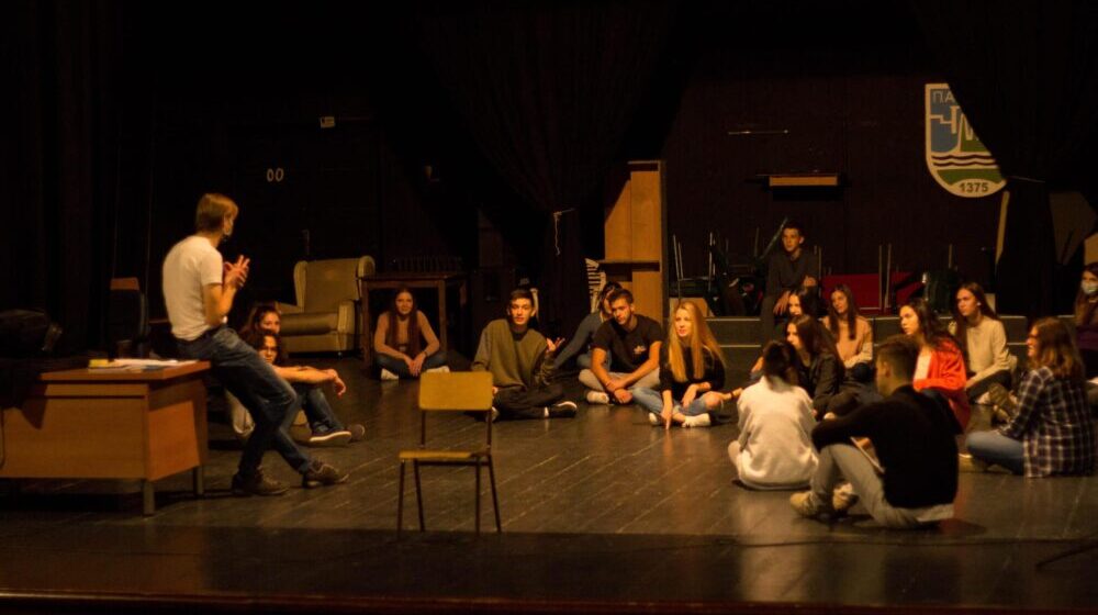 Kako je zbog Marčela stopiran rad Omladinske pozorišne scene u Paraćinu 1