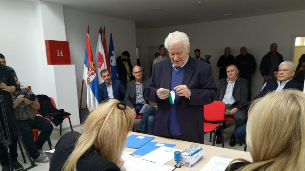 Mićunović potpisom podržao liste oko Tadića 1