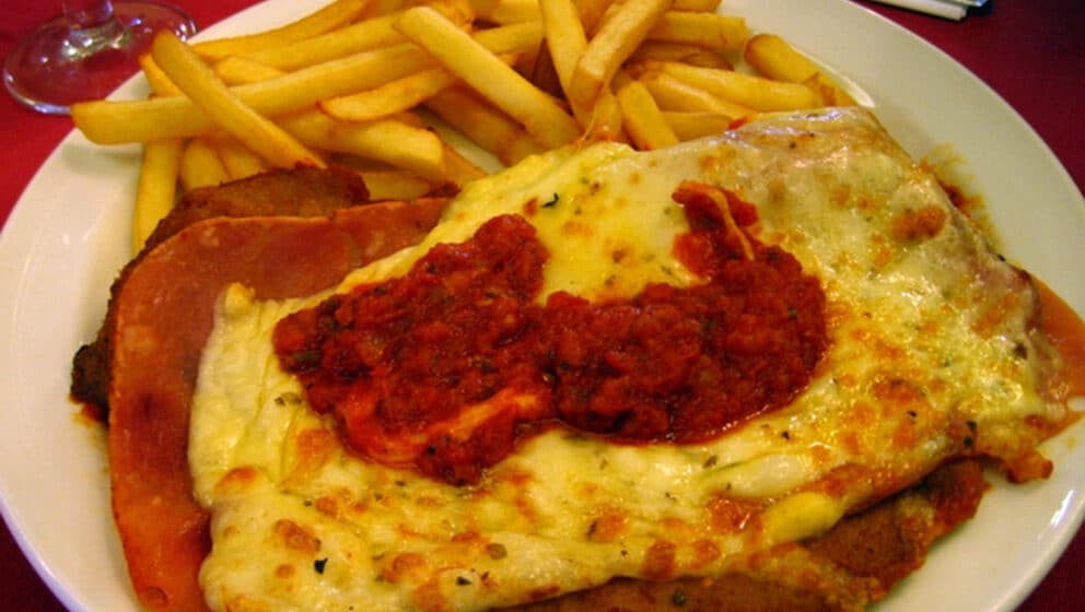 Milanski kotlet nije bečka šnicla 1