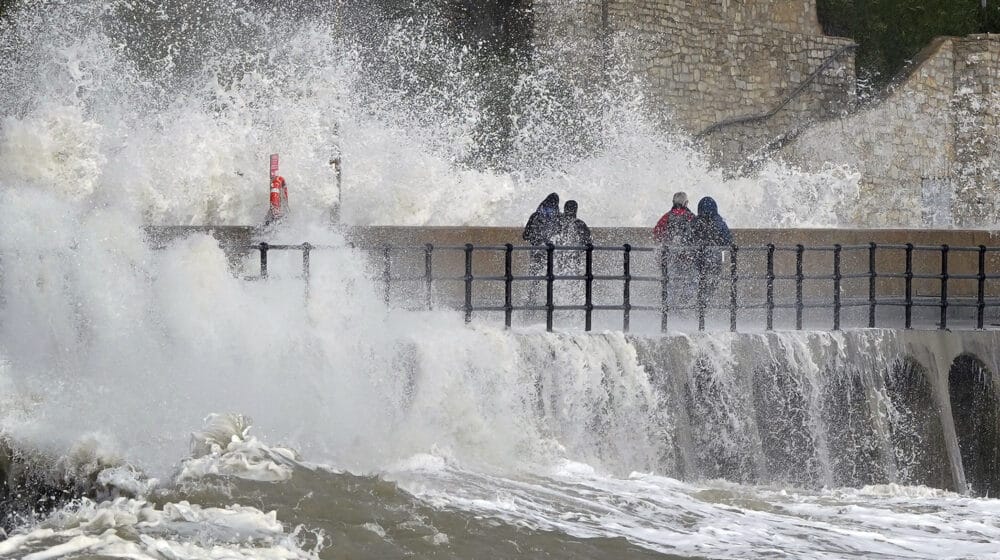 Od oluje u severnoj Evropi poginulo 14 ljudi 1
