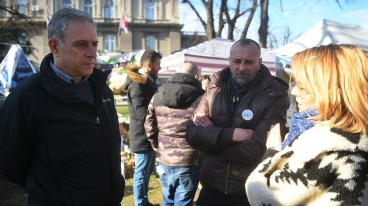 Ponoš obišao građane koji kampuju ispred Predsedništva Srbije 1
