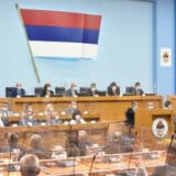 Poslanici Skupštine RS-a minutom čutanja odali počast "nevino ubijenim Srbima na Kosovu" 8
