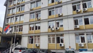 Policijski „audi“ velikom brzinom prešao u suprotnu traku i udario u „fijata“ u blizini Užica 4