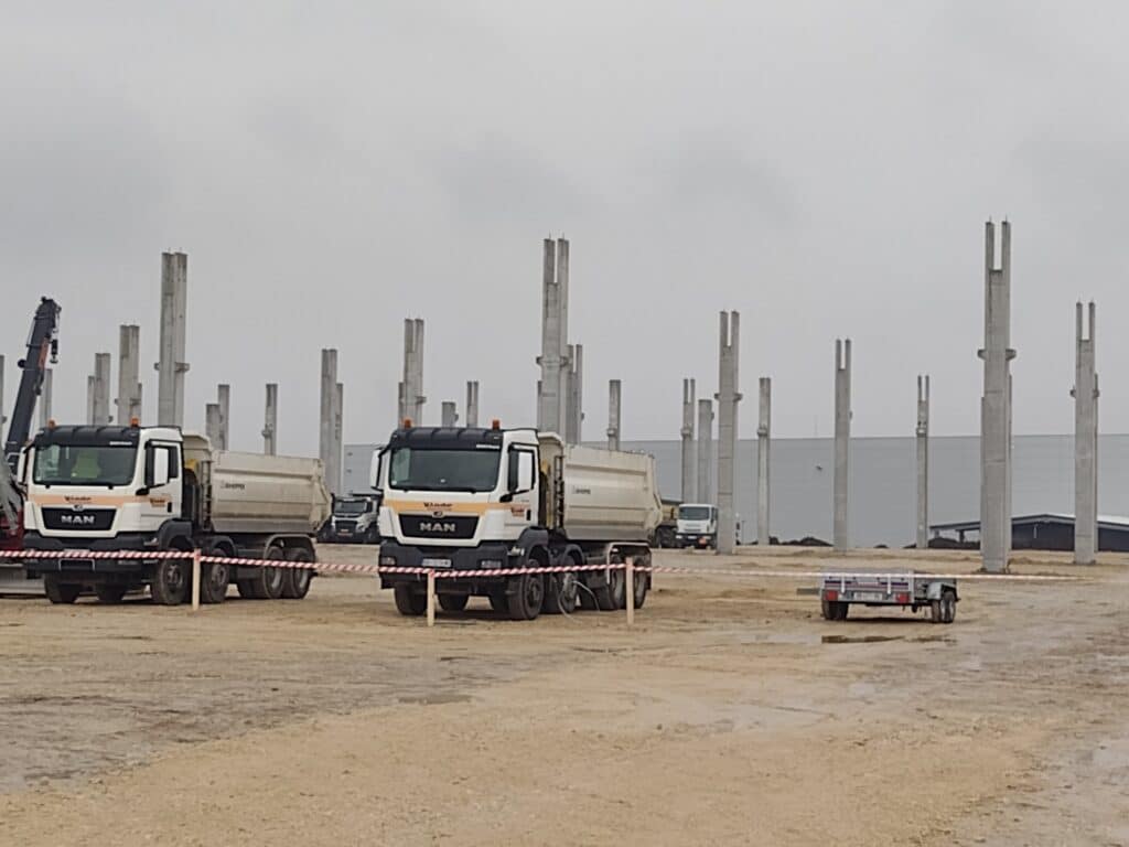 Predsednik Vučić svečano otvorio početak radova na fabrici Vaker Noizona u Kragujevcu 2 Predsednik Vučić svečano otvorio početak radova na fabrici Vaker Noizona u Kragujevcu 2