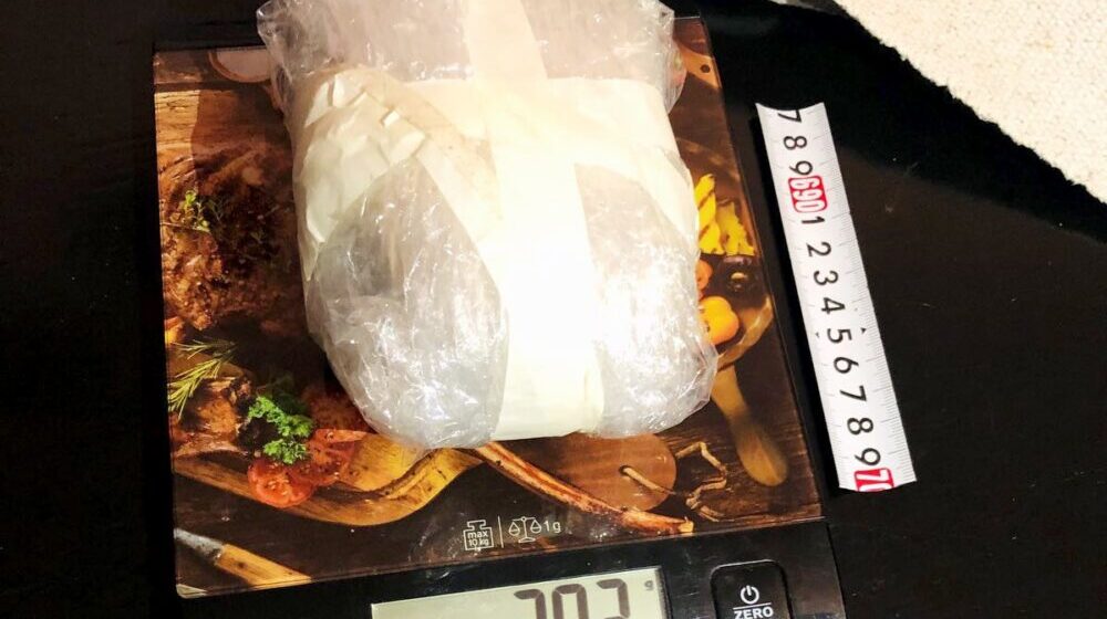 Zaplenjena droga i oružje u Aranđelovcu, uhapšena jedna osoba 1