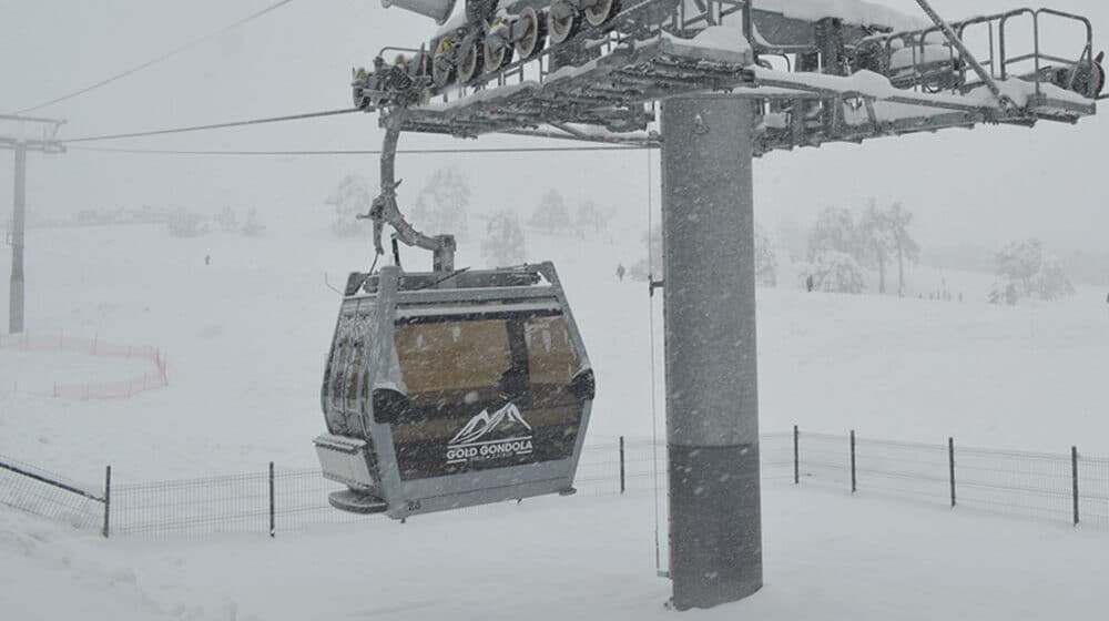 Vetar i sneg zaustavili panoramsku žičaru na Zlatiboru 1
