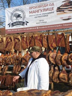 belo blato kobasicijada, kobasice Počela manifestacija “Beloblatska kobasica” 2