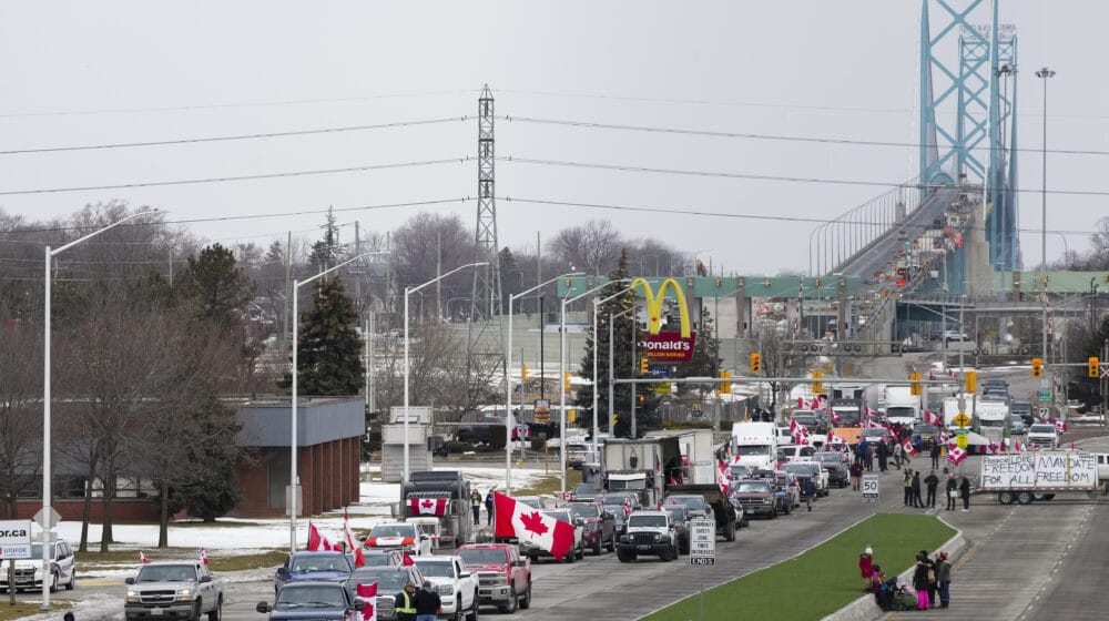 Blokada kamiona na američko-kanadskoj granici zatvara fabrike automobila 1