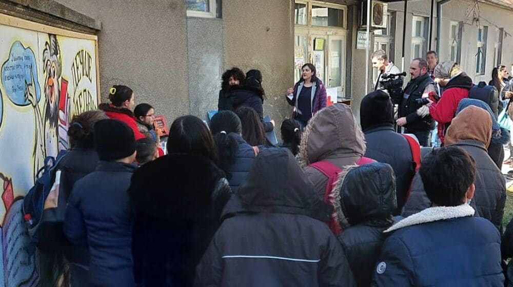 Zaječar: Crveni krst i biblioteka donirali knjige deci iz socijalno ugroženih porodica 1