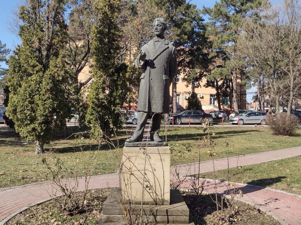 Kragujevac: Izmeštanje biste dr Mihaila Ilića opravdan i logičan potez 2 Kragujevac: Izmeštanje biste dr Mihaila Ilića opravdan i logičan potez 2