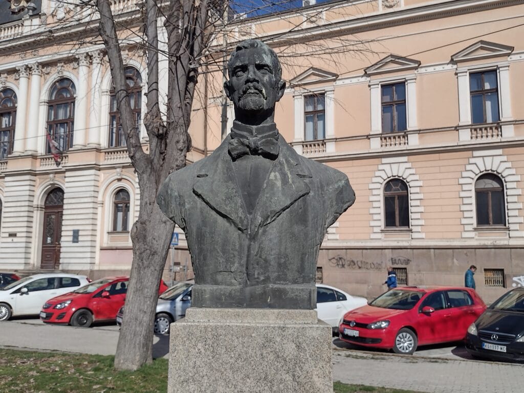 Kragujevac: Izmeštanje biste dr Mihaila Ilića opravdan i logičan potez 3 Kragujevac: Izmeštanje biste dr Mihaila Ilića opravdan i logičan potez 3