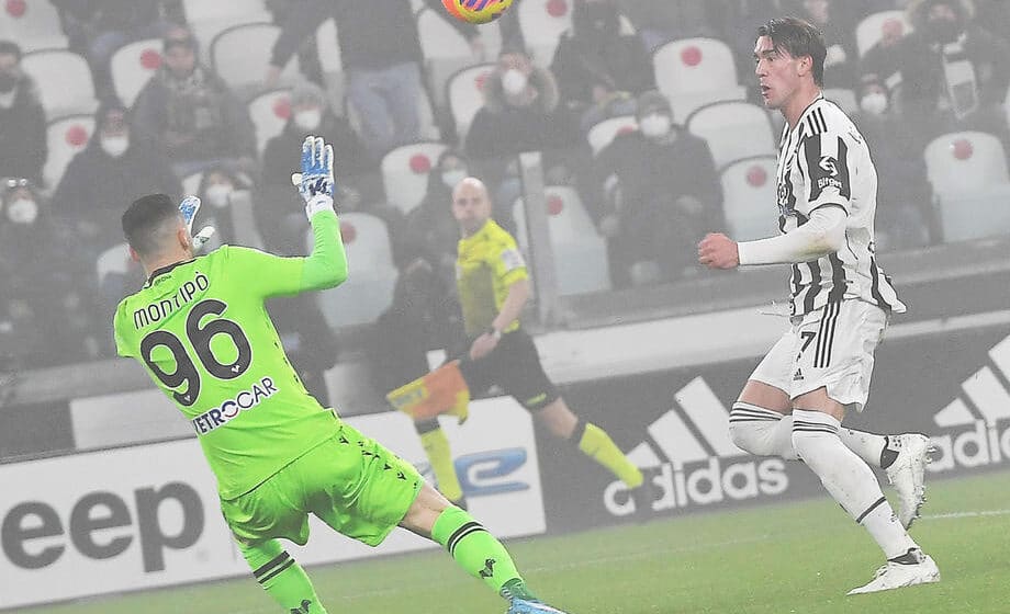 Vlahović na debiju strelac u pobedi Juventusa nad Veronom 1