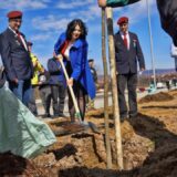 Sadnja drveća na niškom Bulevaru heroja sa Košara, prisustvovao i general Vladimir Lazarević 4