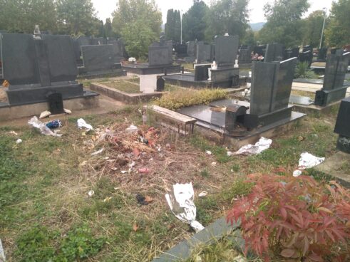 Đubre na niškom Novom groblju, u pogrebnom preduzeću se žale na manjak radnika 5