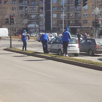 foto, sns kampanja 3, foto citalac danasa Niš: Naprednjaci u okviru izborne kampanje ometali saobraćaj 2