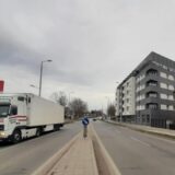 Kroz Zrenjanin tutnji blizu 100 kamiona na sat, teških preko sedam tona 6