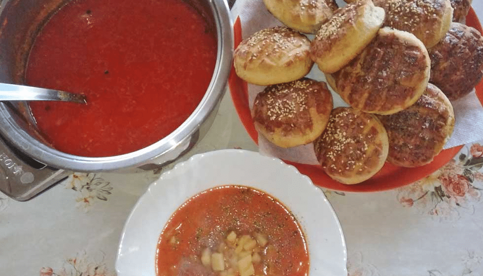 Vojvođanski ručak za sredinu nedelje: kiseli krompir i pogačice sa čvarcima 1