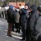 Meštani Krivelja zvižducima dočekali direktora "Ziđina" 2