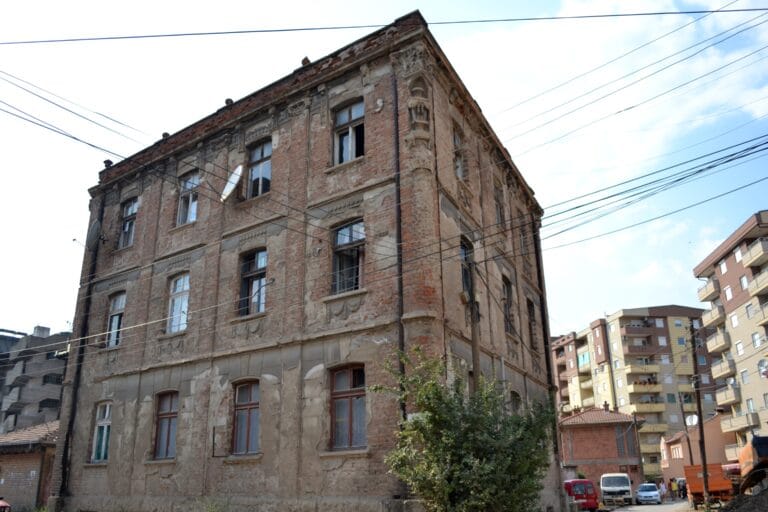 UNPD i EU: Stopirana obnova kuće Džafera Deve, bez revizije istorije 1