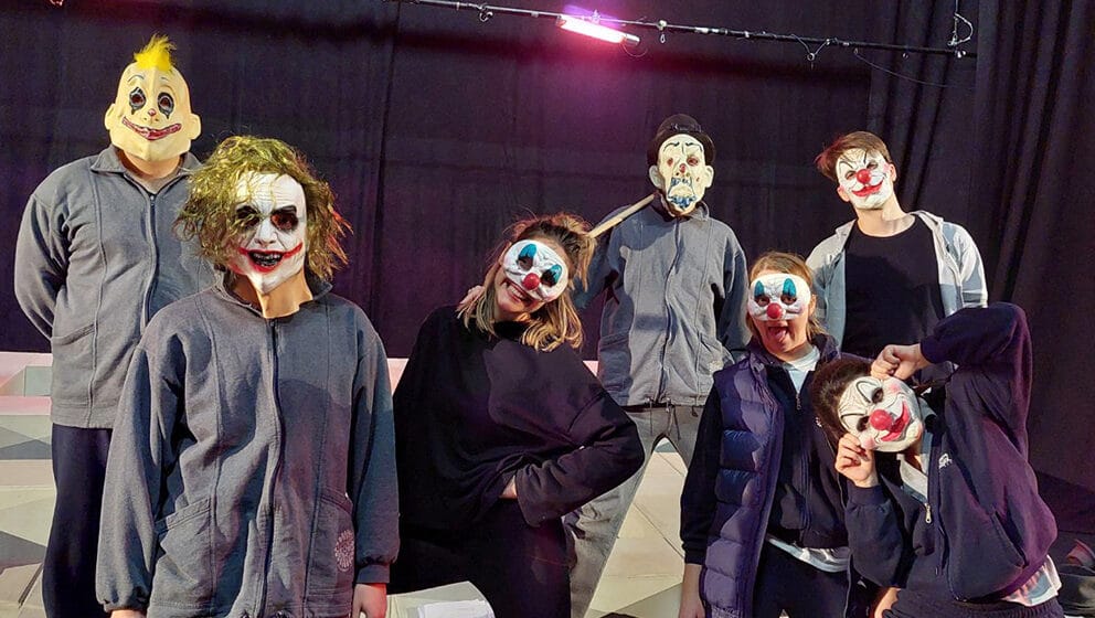 Sadašnjost od koje se strepi 1