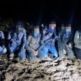 Mađarska policija uhapsila dvojicu krijumčara iz Srbije koji su prevozili 10 ilegalnih migranata 4
