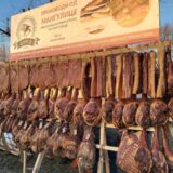 Porodica Mirkov iz Čente napravila biznis od dva poklonjena praseta mangulice 5