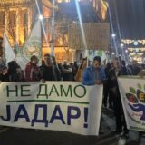 Ekološki aktivisti posle šetnje, stigli do "etno-sela" ispred Predsedništva gde će "kampovati" (FOTO) 5