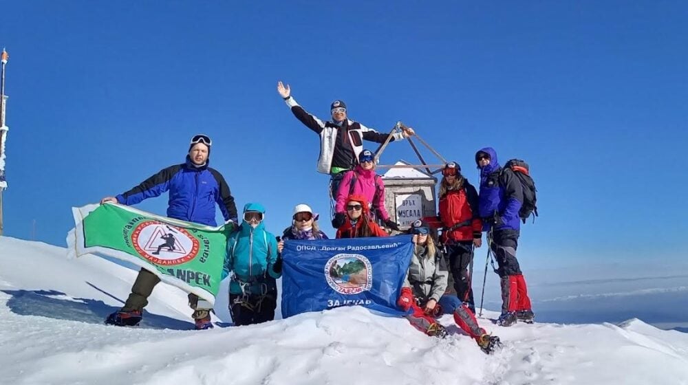 Zaječar: Planinari se popeli na najviši vrh Balkana 1