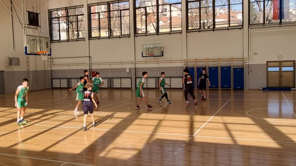 Tim škole Dušan Jerković gradski prvak u košarci 1