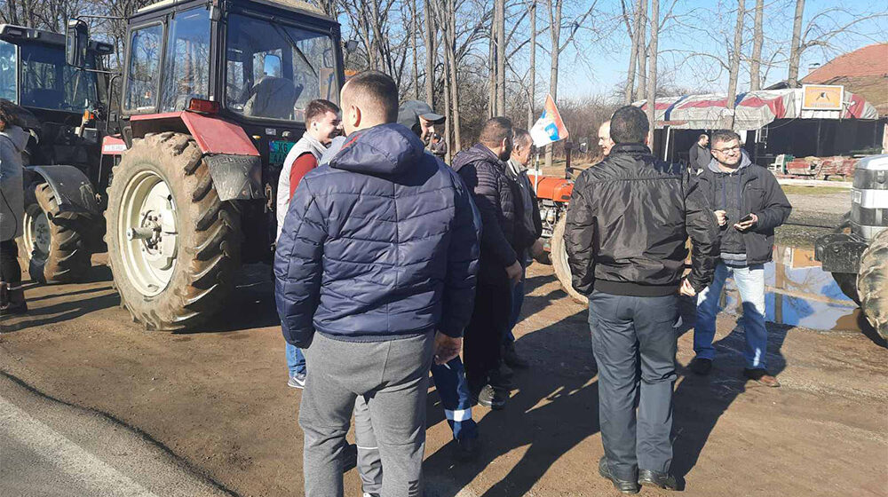 Protest poljoprivrednika Šumadije: Nije politika, ovo je borba za opstanak 1