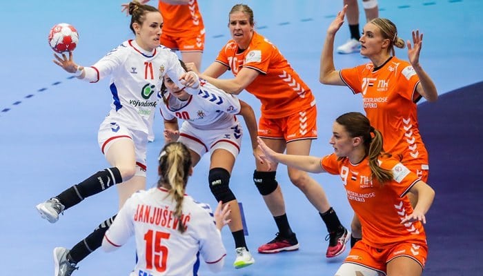 Selektor Bregar sprema rukometašice za utakmicu u Zrenjaninu 1