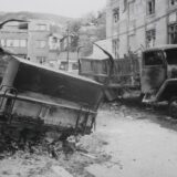 Predstavnici Nove i Naše stranke položili venac na Tuzlansku kapiju 4